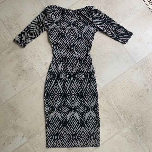 NWOT Paprika Cut Out, Low V Midi Dress, Size Small (US 4) - Picture 3 of 6